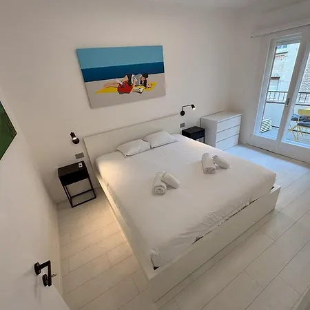 Art Apartment *