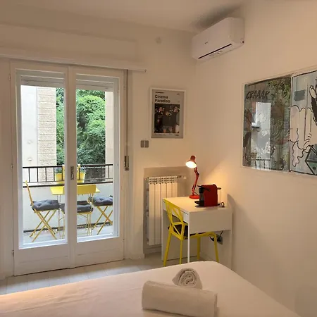 Art - Reception Apartment Trieste