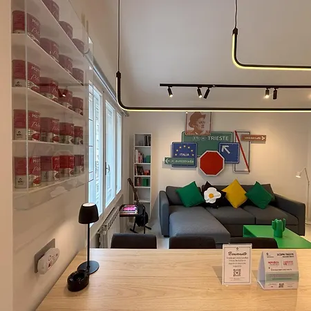 Art - Reception Apartment