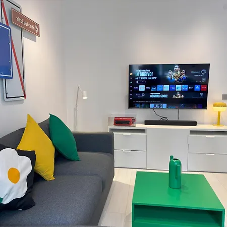 Art Apartment *